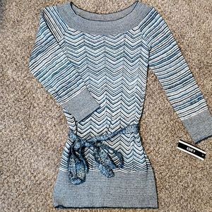 A. Byer 3/4 length sleeve sweater